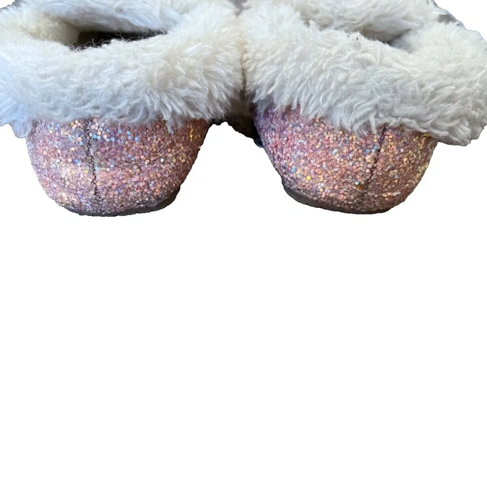 Little Girls Cat & Jack Pink Sparkly Faux Fur Moccasin Slippers Size 8
